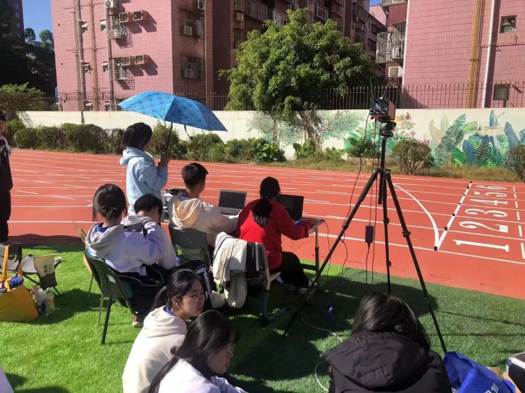 观众志愿者:幕后英雄默默守护比赛的简单介绍 观众志愿者:幕后英雄默默守护比赛的简单介绍