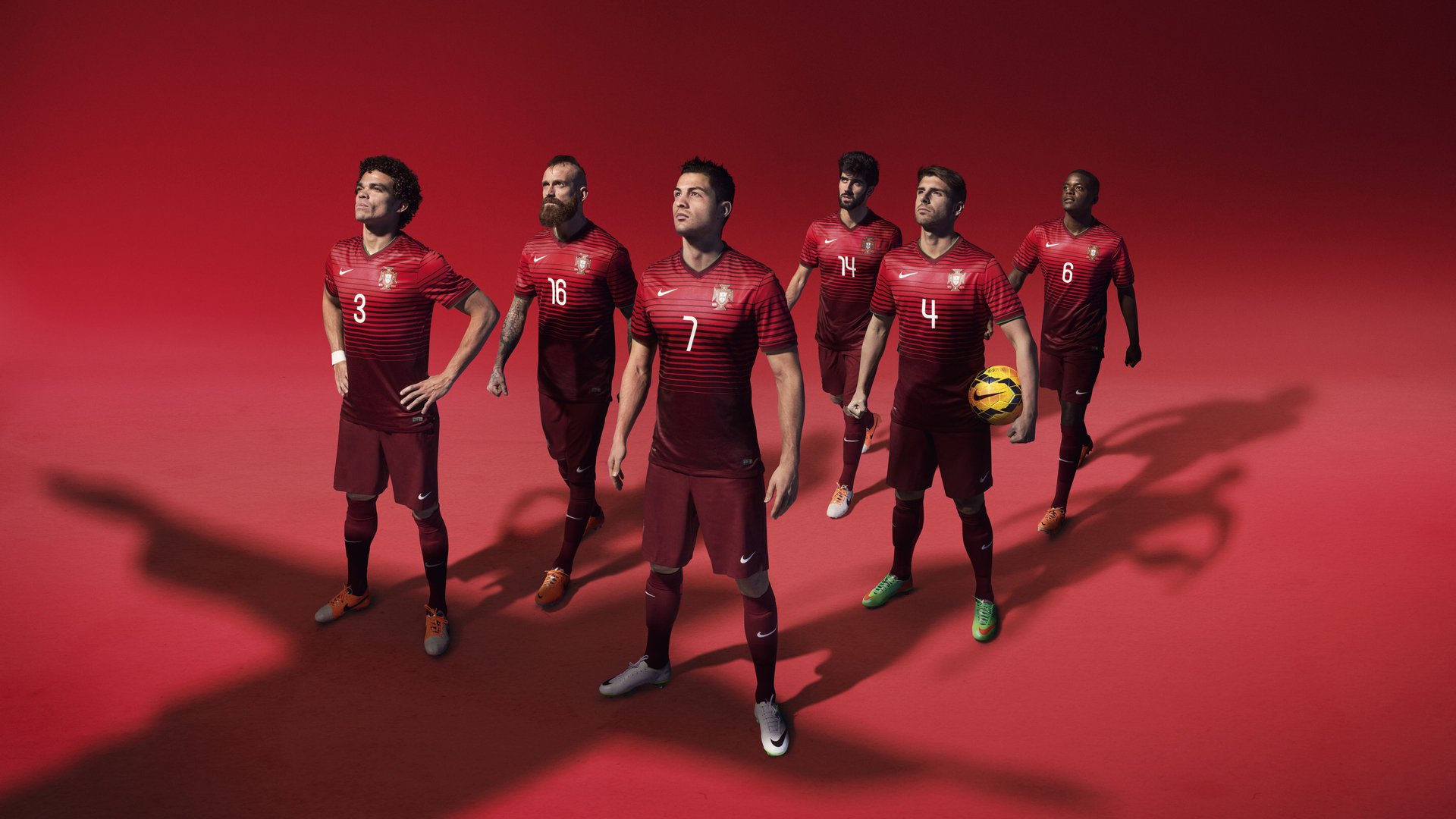 达米恩·麦肯齐:他是全黑队进攻的灵魂,无数进球和助攻来自他精准的传球